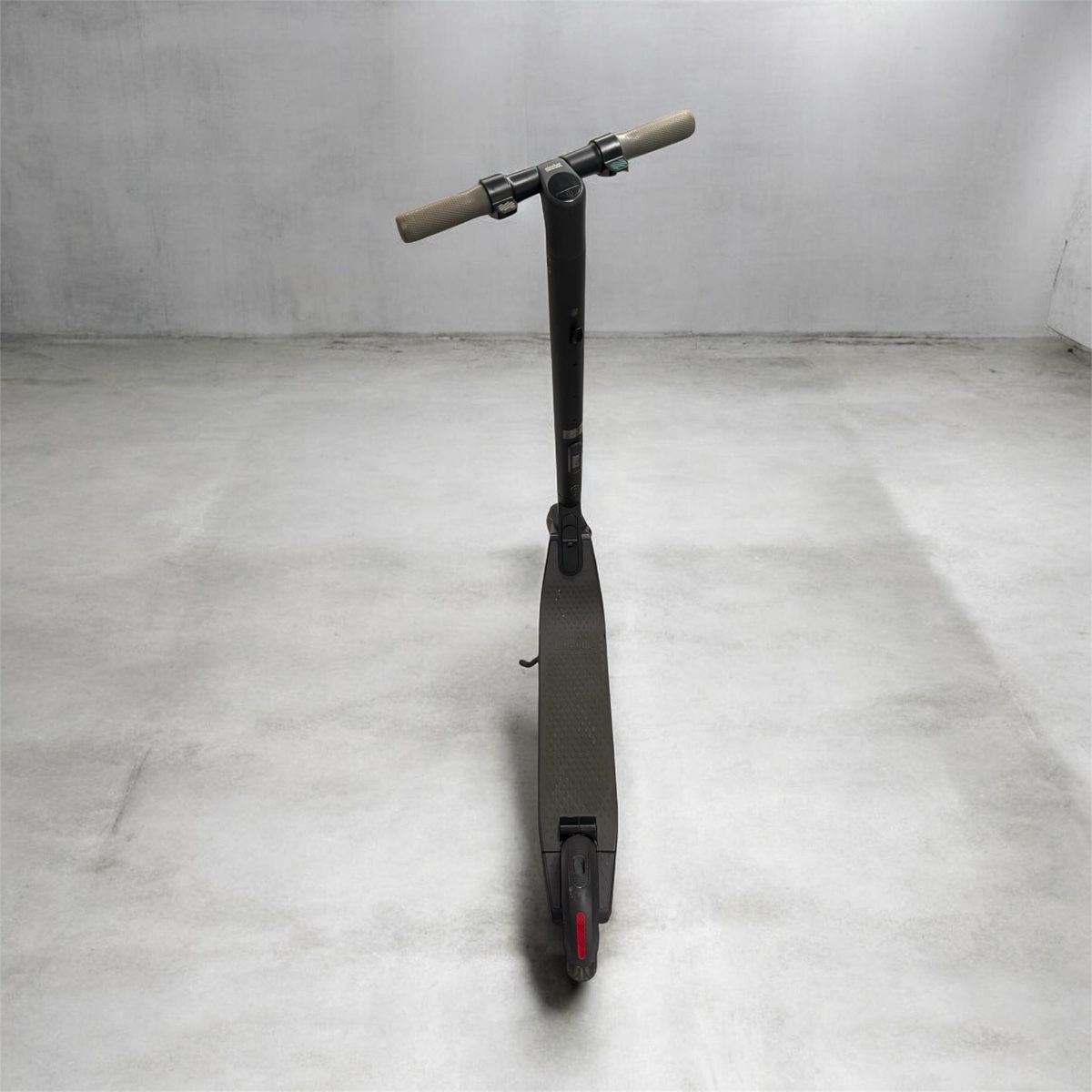 Scooters: Elektroroller Segway Ninebot – D'occasion à Hinwil par Veluxe93 2