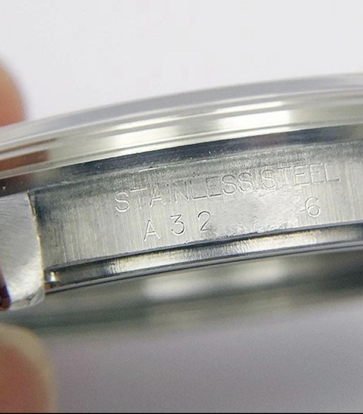 Rolex Orologi: Rolex Submariner Case and Case back – Usato da Effretikon venduto da HobbyistRepairer 2