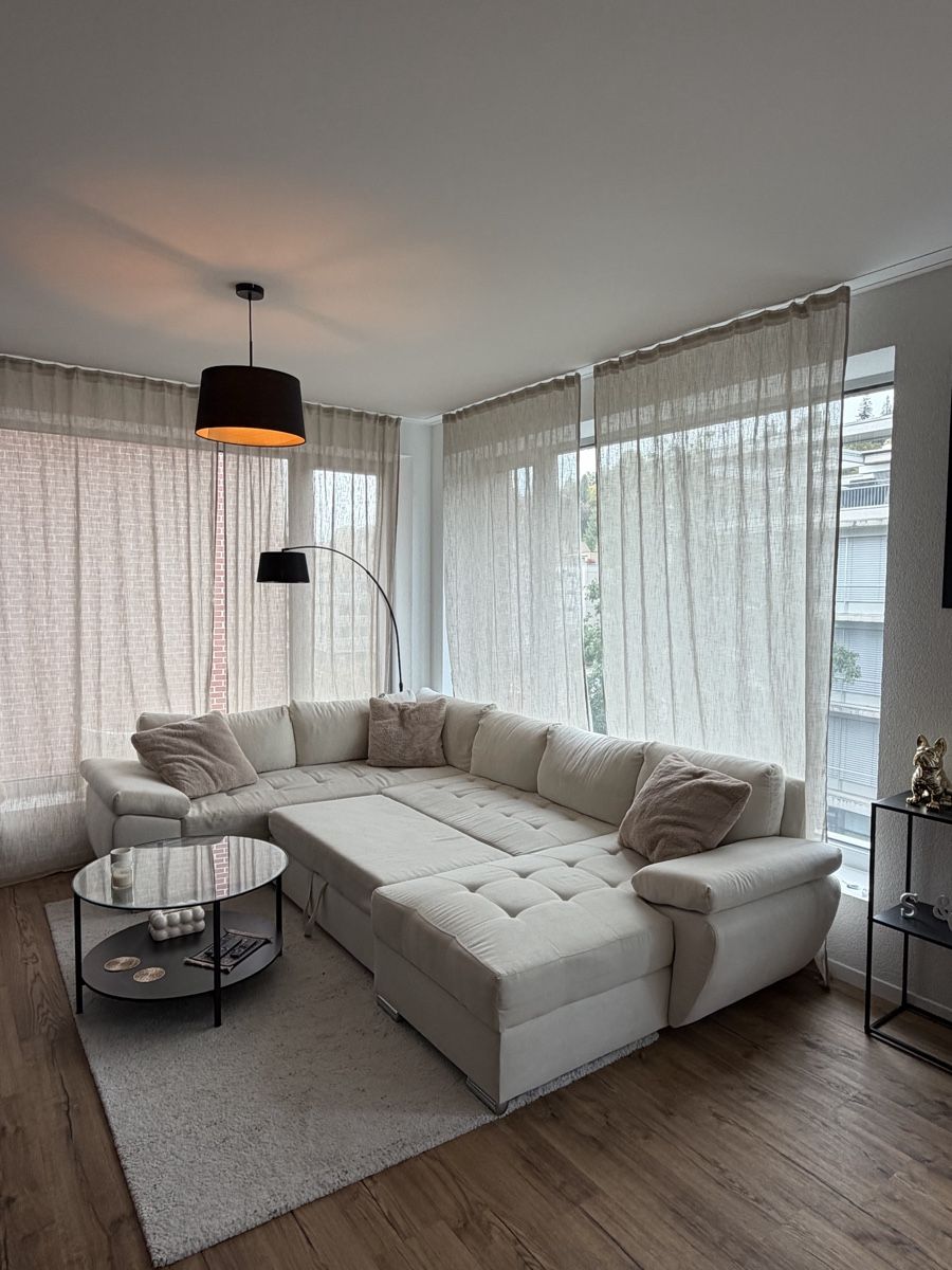 Sofas: Sofa / Wohnlandschaft – D'occasion à St.Gallen par cha_w6vp 1
