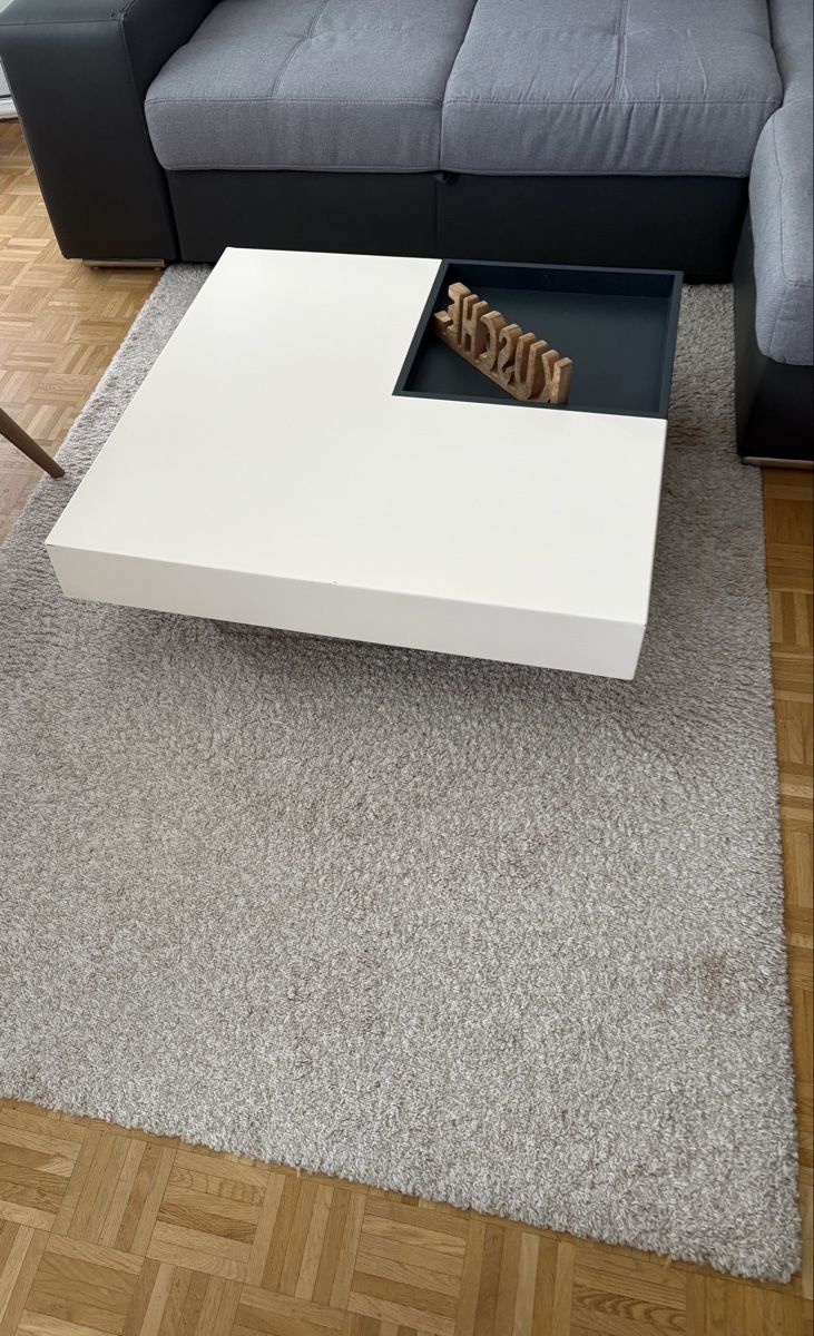 Tische: Couchtisch mit Teppich – Gebraucht aus St. Gallen von I.m20 2