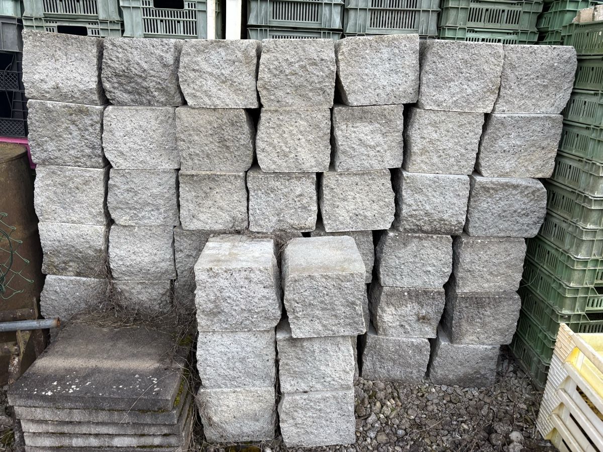 Steine & Dachziegeln: Mauersteine – Gebraucht aus Scheuren von alroth