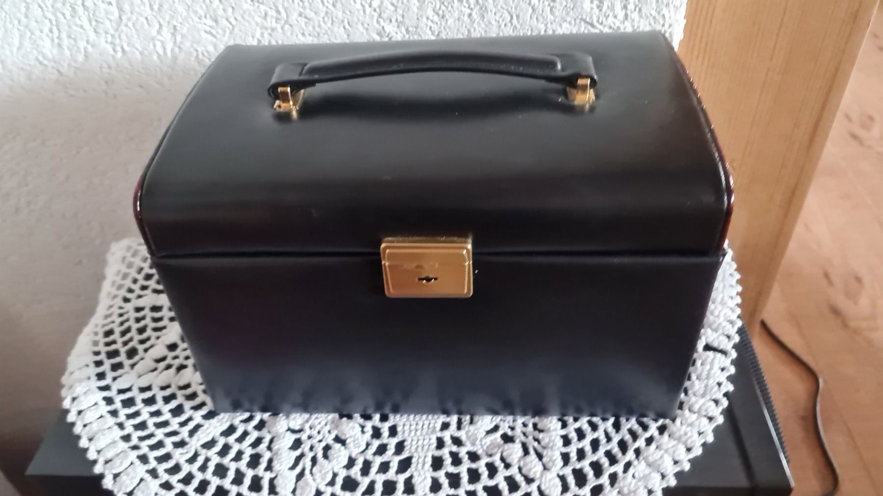 Sonstige Dekorationen & Accessoires: Schmuckbox – Gebraucht aus Münsingen von Cuci31 1
