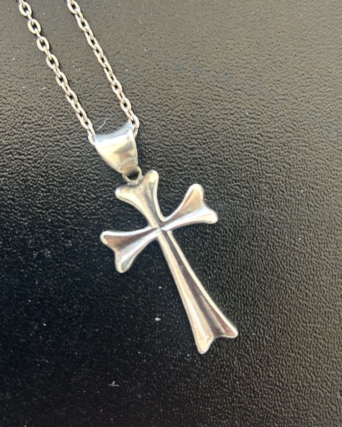 Ciondoli: Silver cross hallmarked on chain -  in presentation box – Usato da Zollikon venduto da kmg1