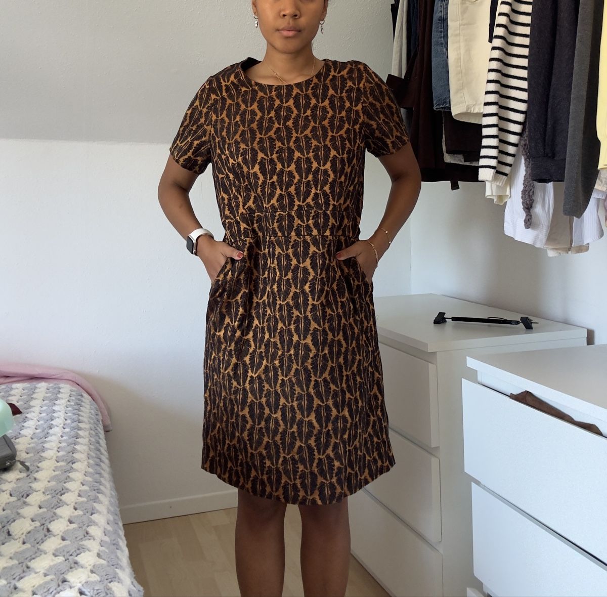 La Redoute Vestiti: Kleid mit Blattmuster braun/schwarz – Nuovo (secondo la descrizione) da Winterthur venduto da Flomiverse 2