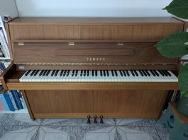 Piano droit Yamaha M108E  Très bon état