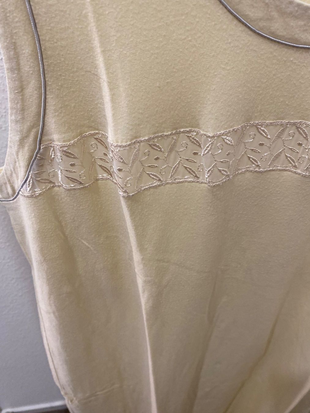 Triumph Negligees & Pigiami: Triumph Nachthemd gelb Gr. 48 – Usato da Pratteln venduto da a23_j2gs 9