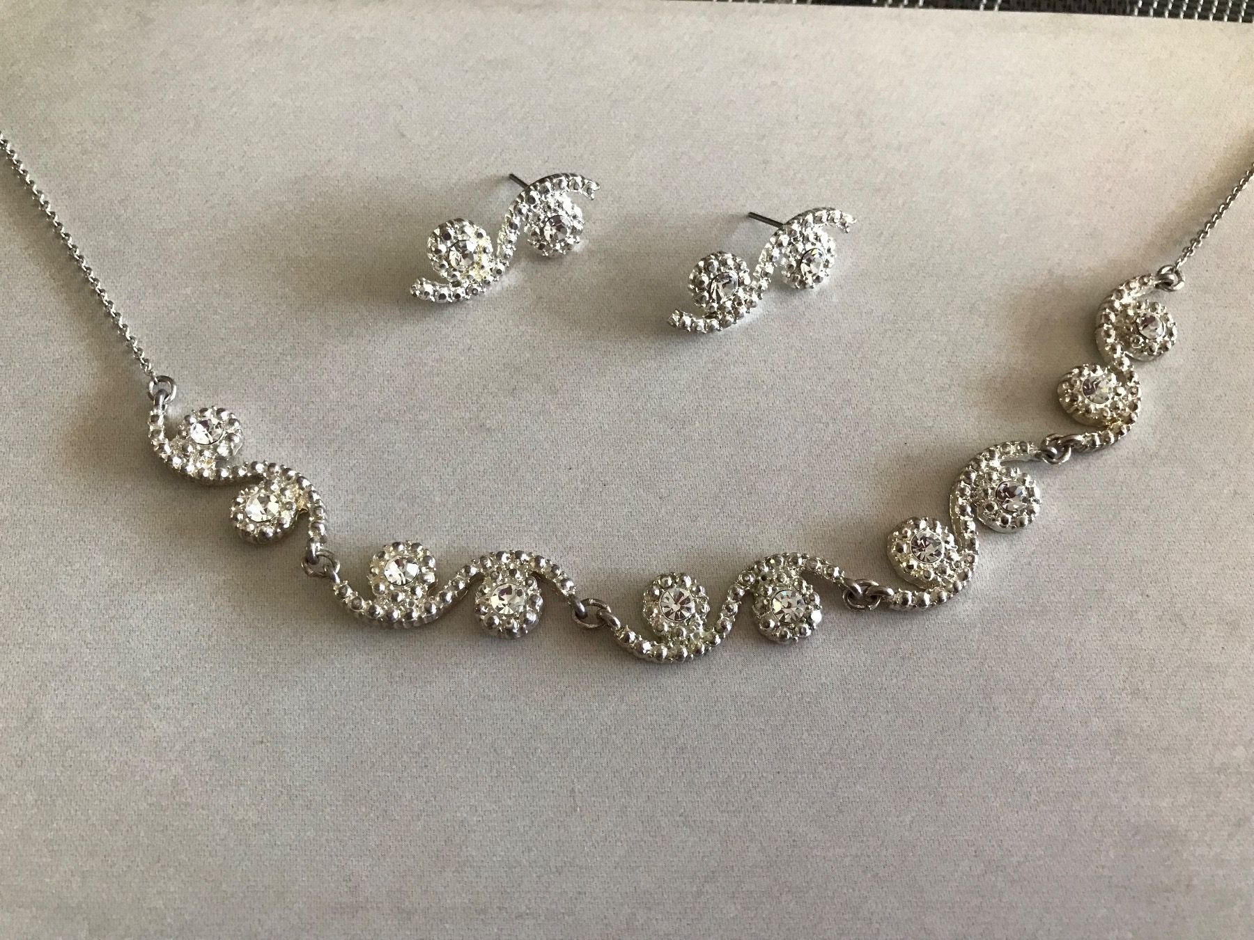 Catenine: Joli ensemble de bijoux argenté – Usato da Grimisuat venduto da eliseba88 4