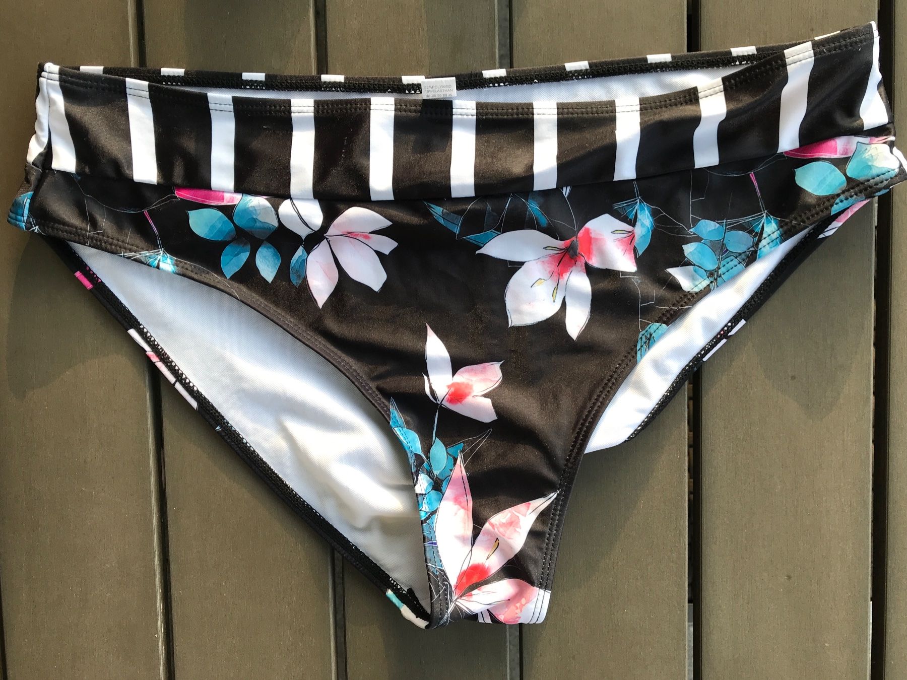 Costumi da bagno & Bikini: Tankini schwarz mit zwei Slips, Gr. 52 – Usato da Ebnat-Kappel venduto da Molton 7