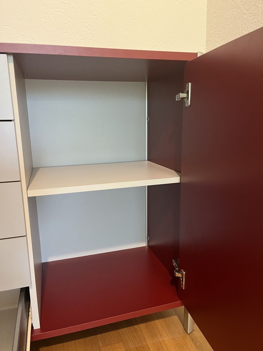 Cassettiere: Sideboard in knalligem rot silber – Usato da Hettlingen venduto da Kaeptnpum 2