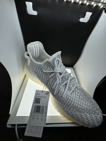 YEEZY BOOST 350V2