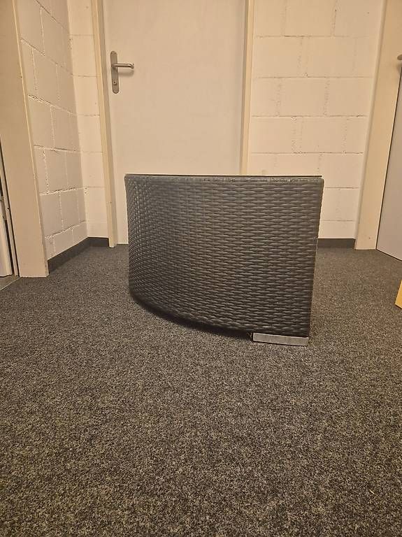 Tavoli: Loungetisch halbrund – Usato da Unterlunkhofen venduto da AG5621 1