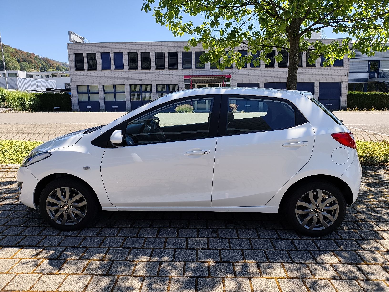 Mazda Autos: Mazda 2 weiss – Gebraucht aus Kirchleerau von Mr.Spock1