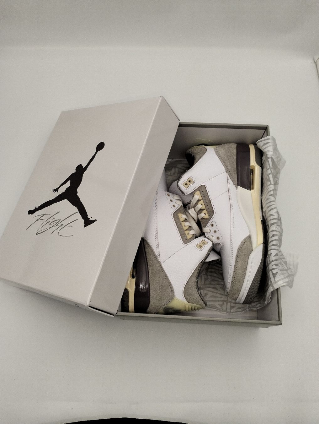 Jordan Scarpe da uomo: Nike Air Jordan 3 Retro – Usato da Widnau venduto da Snkrs.sales 1