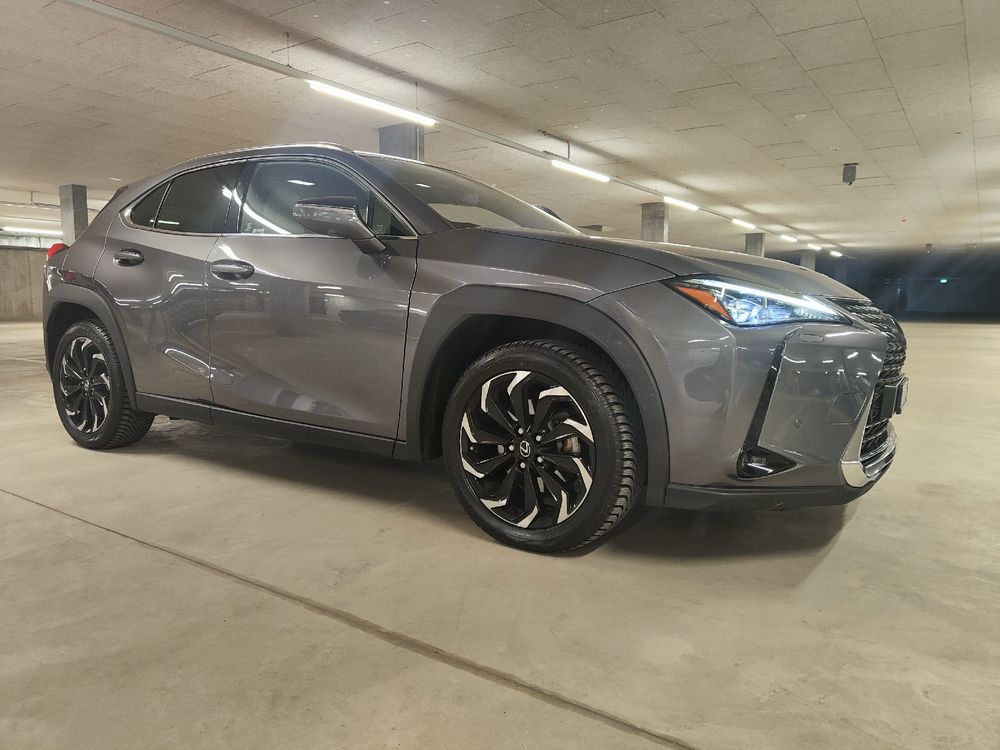 Lexus UX 250H Lunch Edition F-Sport - Limitierte Edition