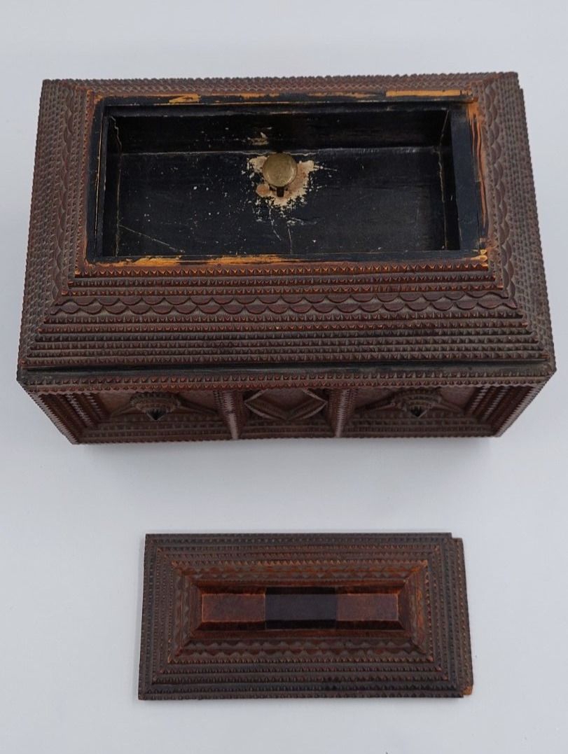 Cassapanche: Prächtige Tramp Art Schatulle Box – Usato da Dielsdorf venduto da anabur 7