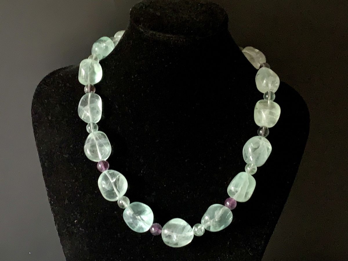 Catenine: Grüne Calcit & Fluorit Halskette Sterling Silber – Nuovo e nell'imballaggio originale da Rüschlikon venduto da ThereseJewelryDesign