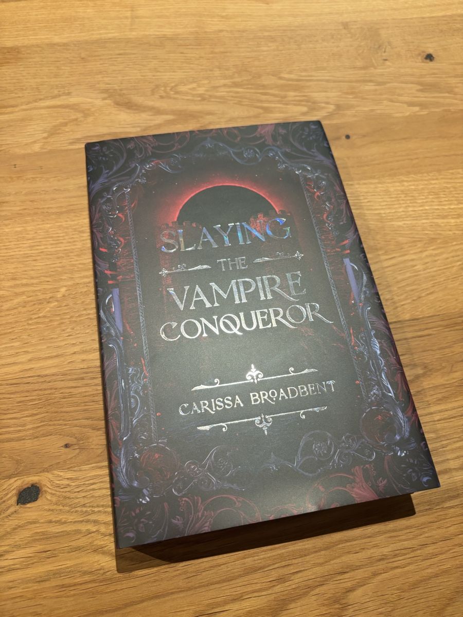 Bücher: Owlcrate Slaying the Vampire Conqueror – Neu (gemäss Beschreibung) aus Sutz von charis1411