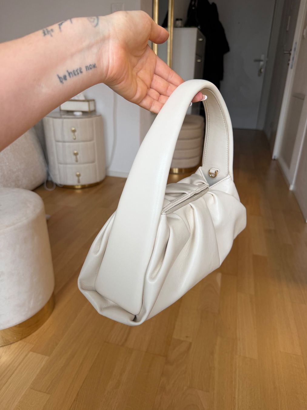 Borse: THEMOIRE HERA SHOULDER BAG – Nuovo (secondo la descrizione) da Neuhausen am Rheinfall venduto da jen_2bcj 7