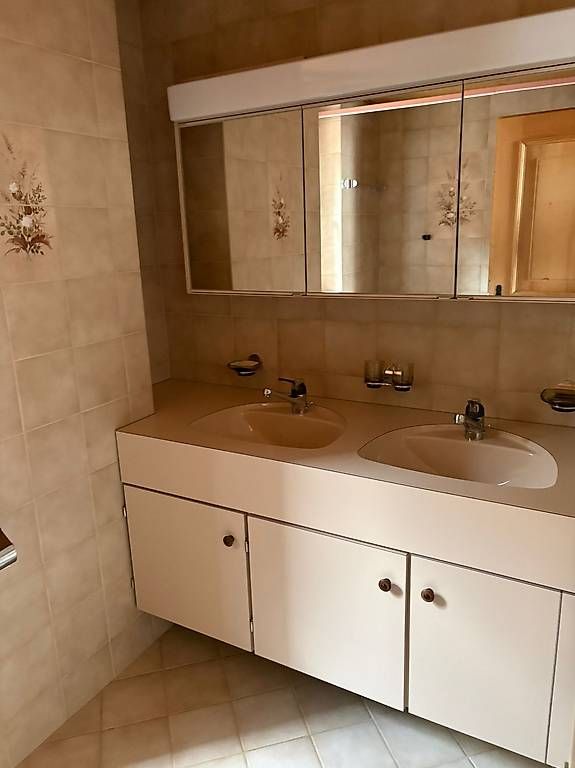Mobili per bagno: Badmöbel mit Batterie – Usato da Stans venduto da Benzen 2