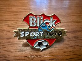 Anstecknadel Blick Sport-Toto Motiv Fussball gebraucht