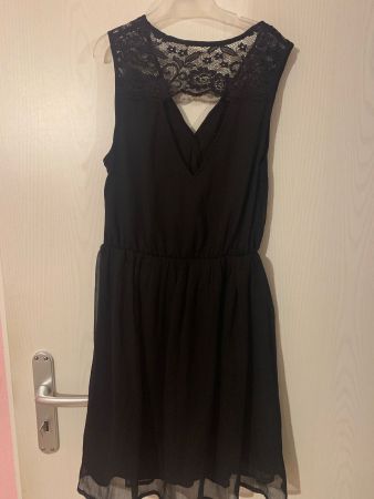 Schwarzes Cocktailkleid