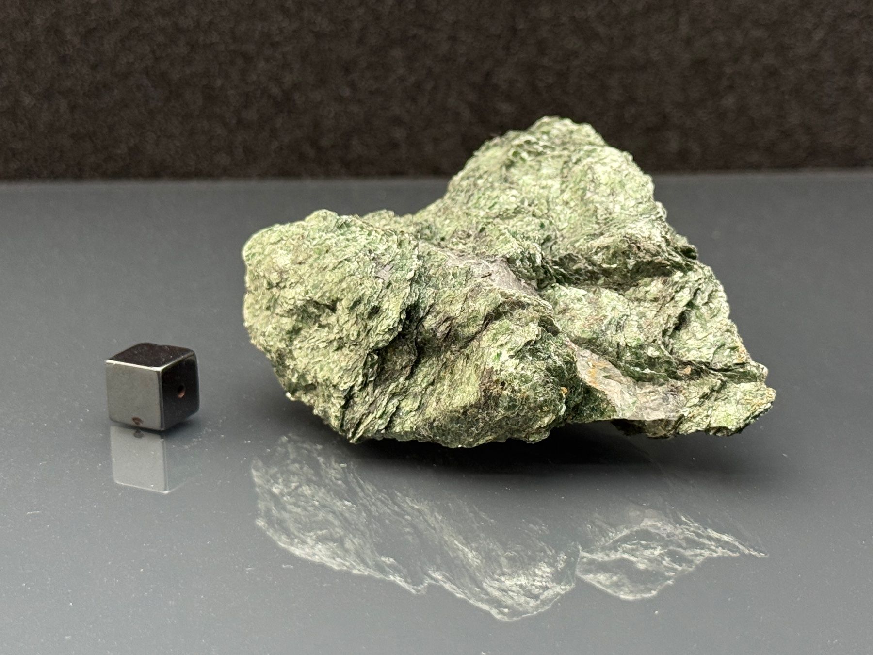 Mineralien & Heilsteine: Antigorite, picrolite variety – Gebraucht aus Vésenaz von RMShop 2