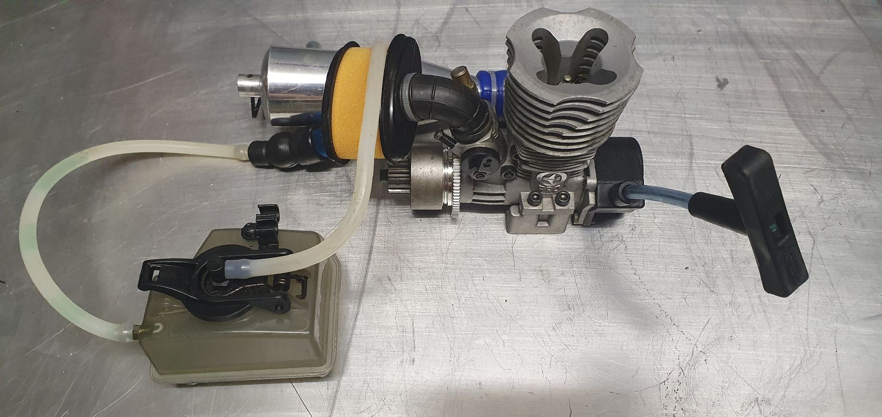 Thunder Tiger RC Modellbau: Thunder Tiger Motor 2,5 ccm – Gebraucht aus Burgdorf von schlange034