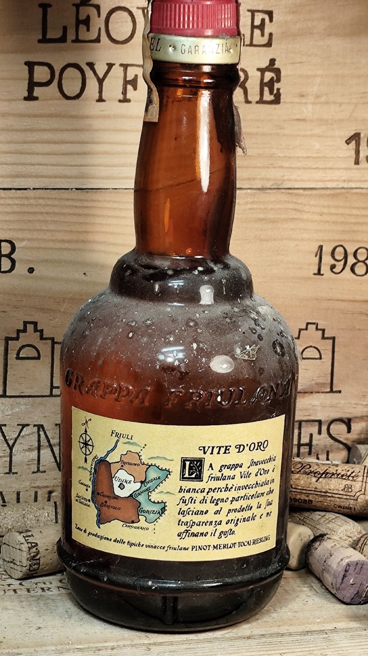 Bevande alcoliche: Grappa Straveccia Riserva Corona Dist.  CAMEL Vite d'Oro – Nuovo e nell'imballaggio originale da Büsserach venduto da Vintage-vins 1