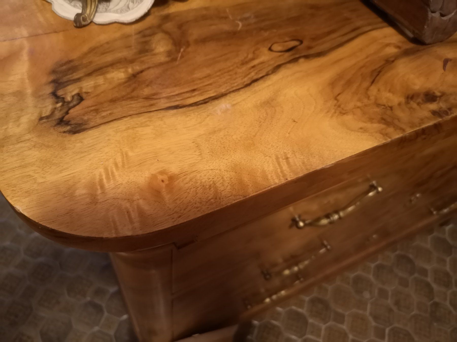 Cassettiere: Superbe commode massive ancienne – Usato da Conthey venduto da Cathlouz 3