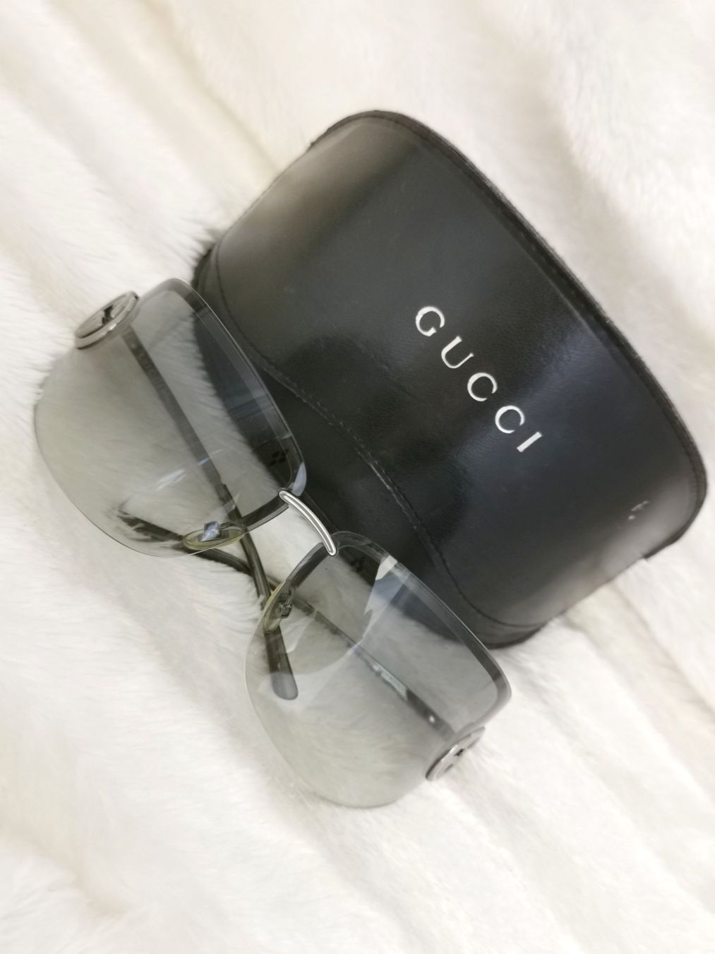 Gucci Occhiali & Lenti: Gucci Sonnenbrille neuwertig – Nuovo (secondo la descrizione) da Nottwil venduto da Kaufen003 3