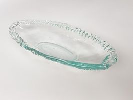 Glasschale in Schiffchenform