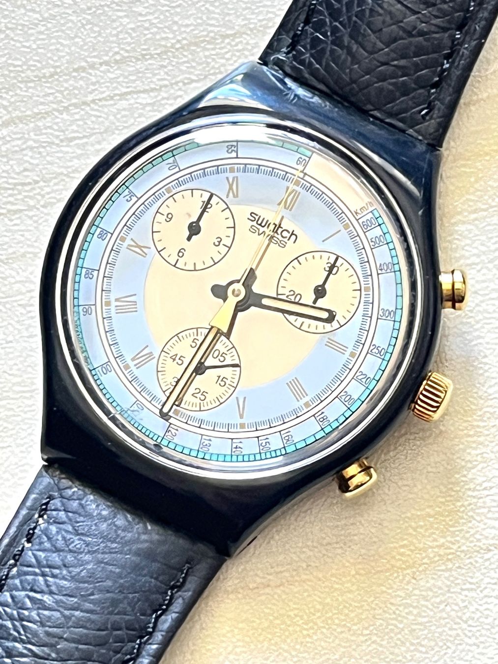 Swatch Orologi: Swatch Chronograph Herrenuhr, Schwarz Leder – Usato da Grenchen venduto da chththl