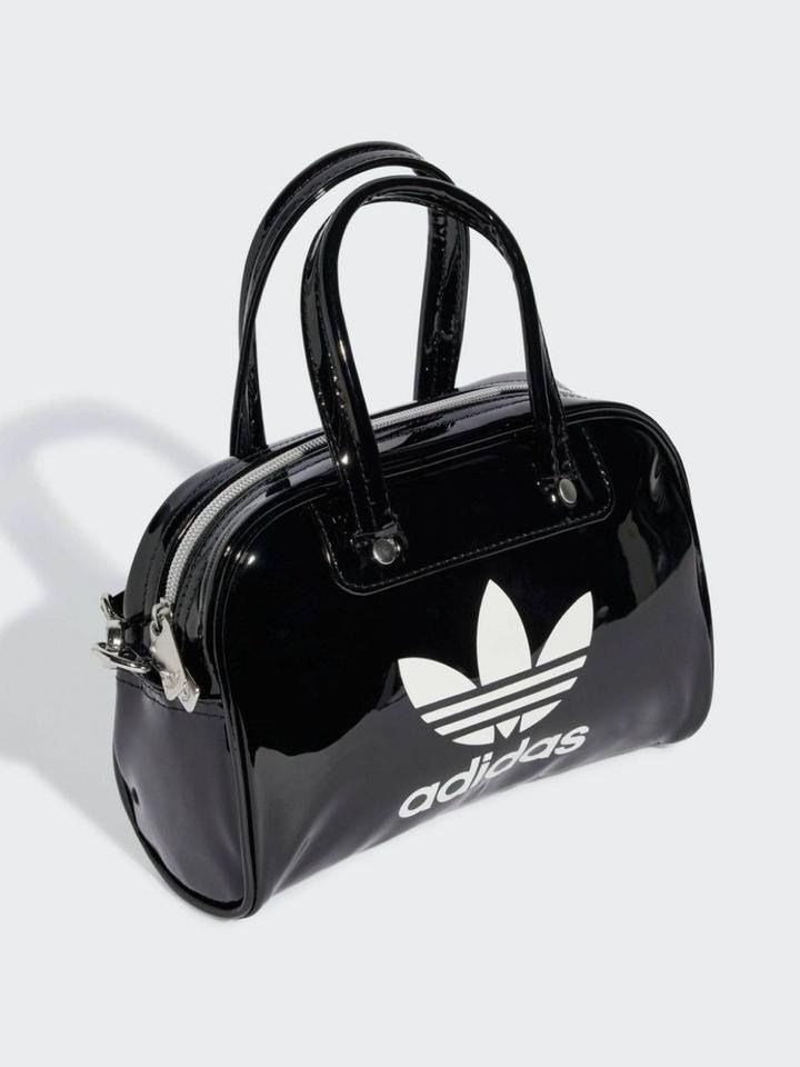 Adidas Borse da donna: New Adidas black mini handbag  – Nuovo (secondo la descrizione) da Winterthur venduto da hachiscutecloset