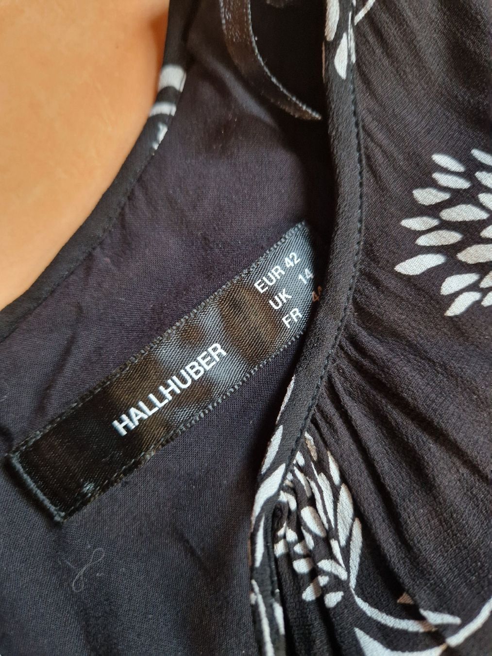 Hallhuber Kleider: Hallhuber Kleid Rüschen 42 – Gebraucht aus Lichtensteig von Cocabana_16 1