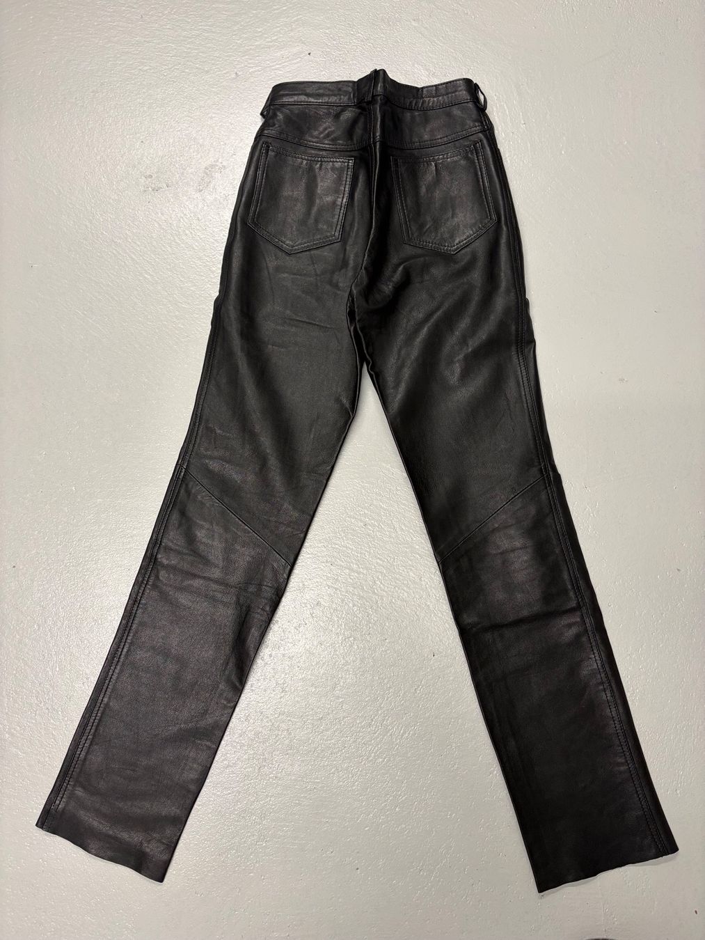 Hosen: gerade geschnittene Lederhose Gr. 34 schwarz Slim – Neu (gemäss Beschreibung) aus Regensdorf von secondchancefashion 2