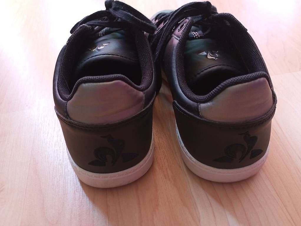 Scarpe da uomo: Sneaker Grösse 39 schwarz ab Fr. 1.-- – Nuovo (secondo la descrizione) da Zäziwil venduto da 33qfmnx9 2