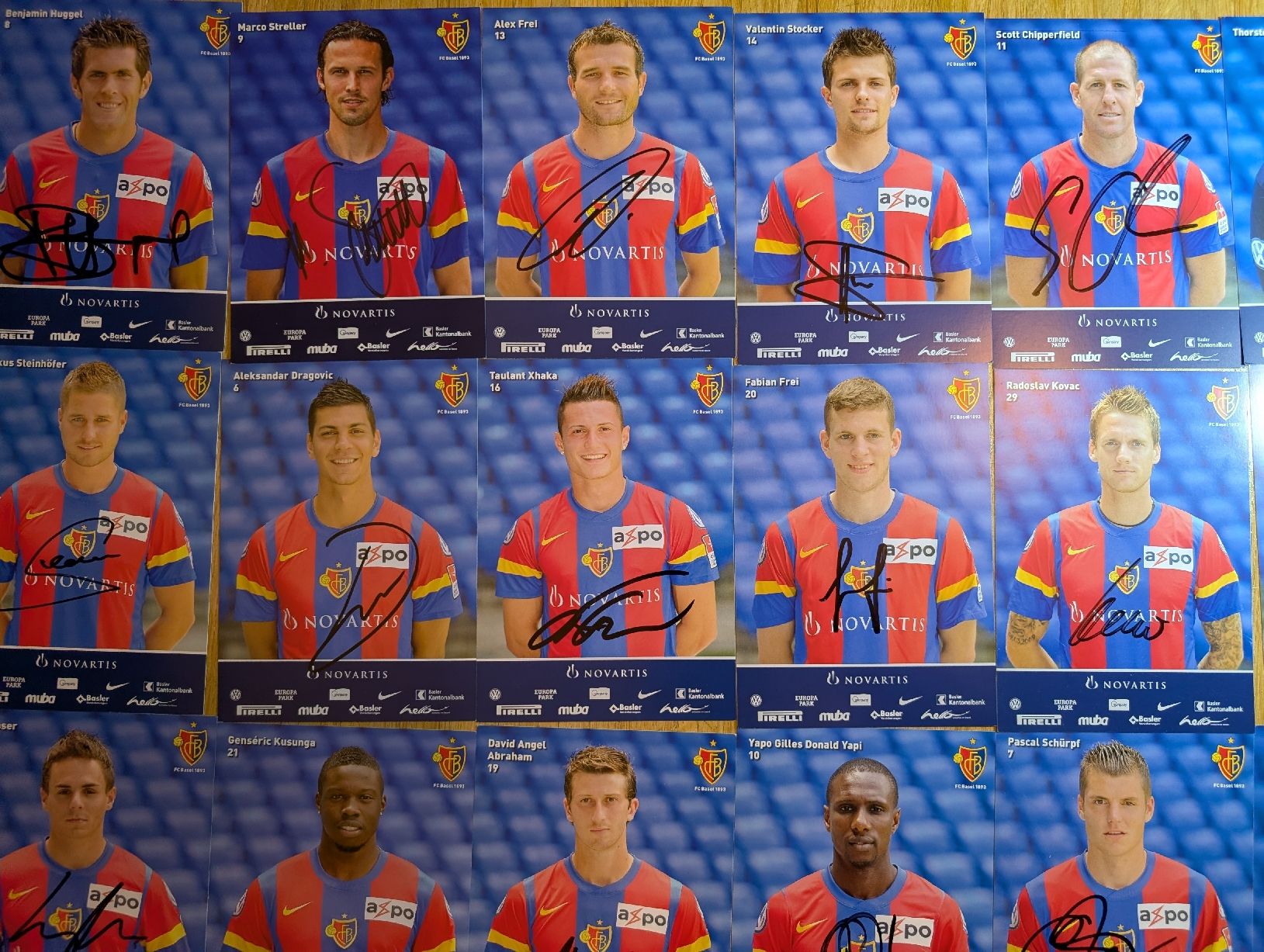 Autografi: FC Basel Autogrammkarten Sammlung Saison 2011/2012 – Nuovo (secondo la descrizione) da Basel venduto da rubah 1