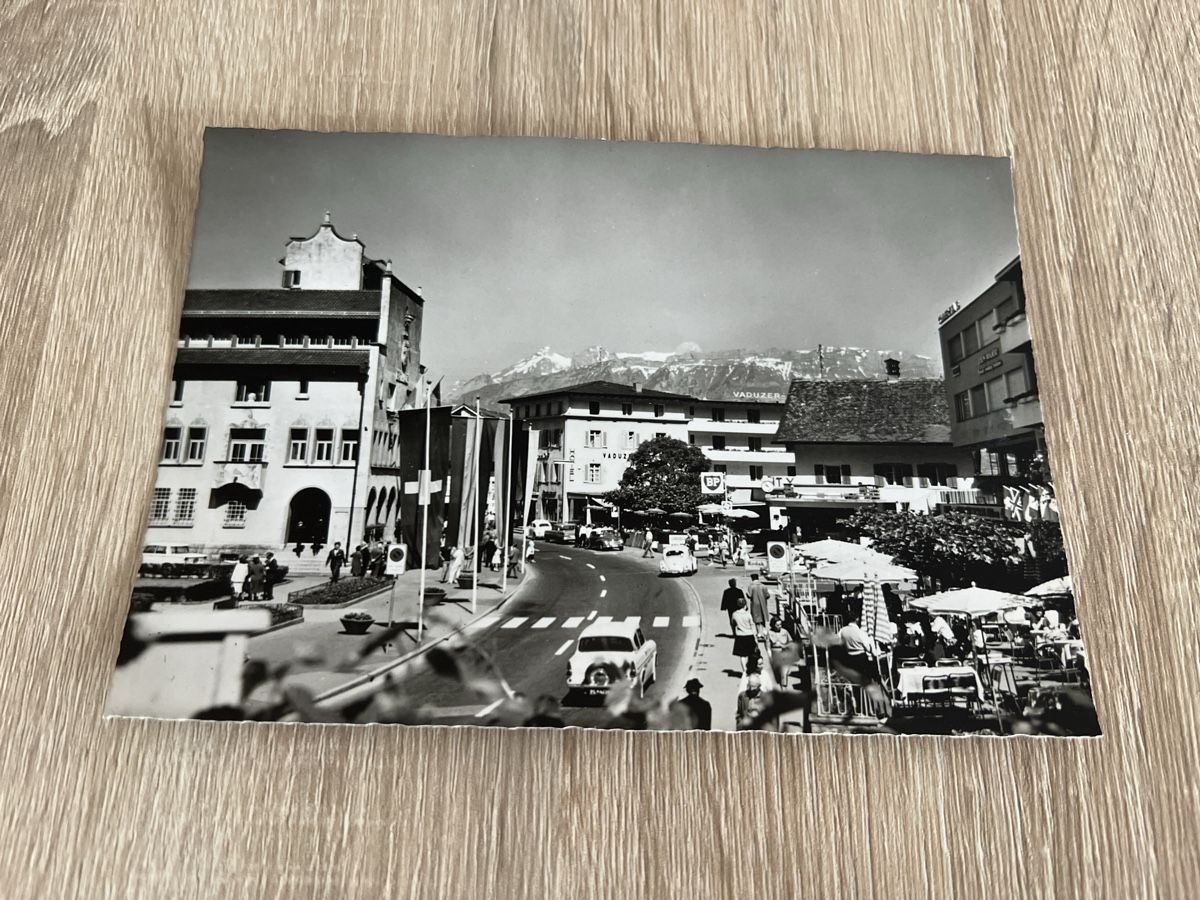 Cartoline postali: Alte Schwarzweiss-Ansichtskarte Vaduz, Liechtenstein – Nuovo (secondo la descrizione) da Ruggell venduto da Malbuntiger01