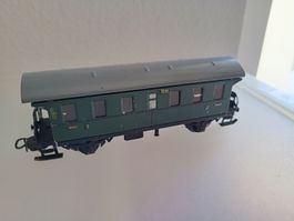 Märklin H0 Personenwagen, grün 329t, gebraucht