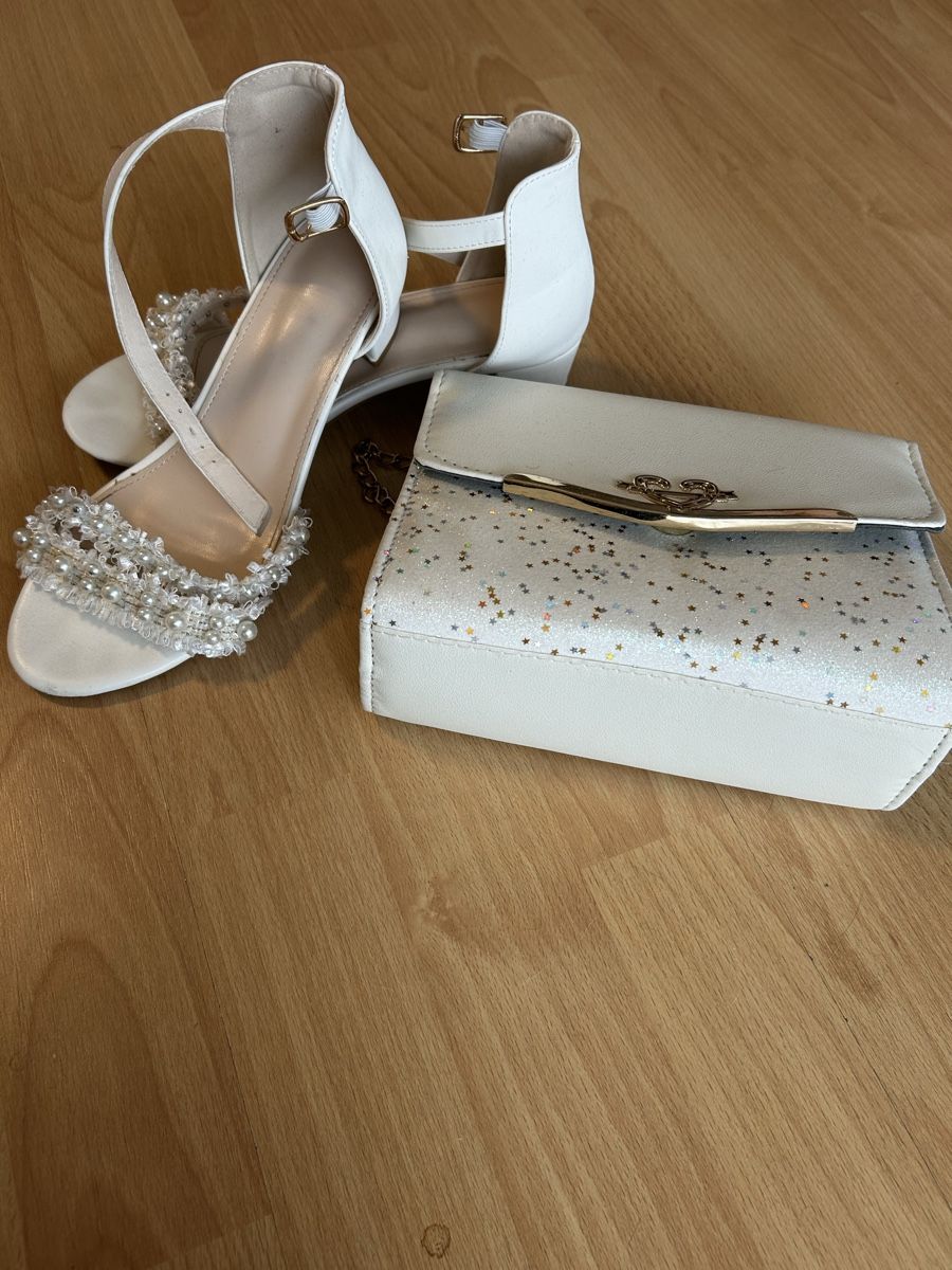 Scarpe per ragazze: Schöne Schuhe – Usato da Winterthur venduto da SoarEagle 1