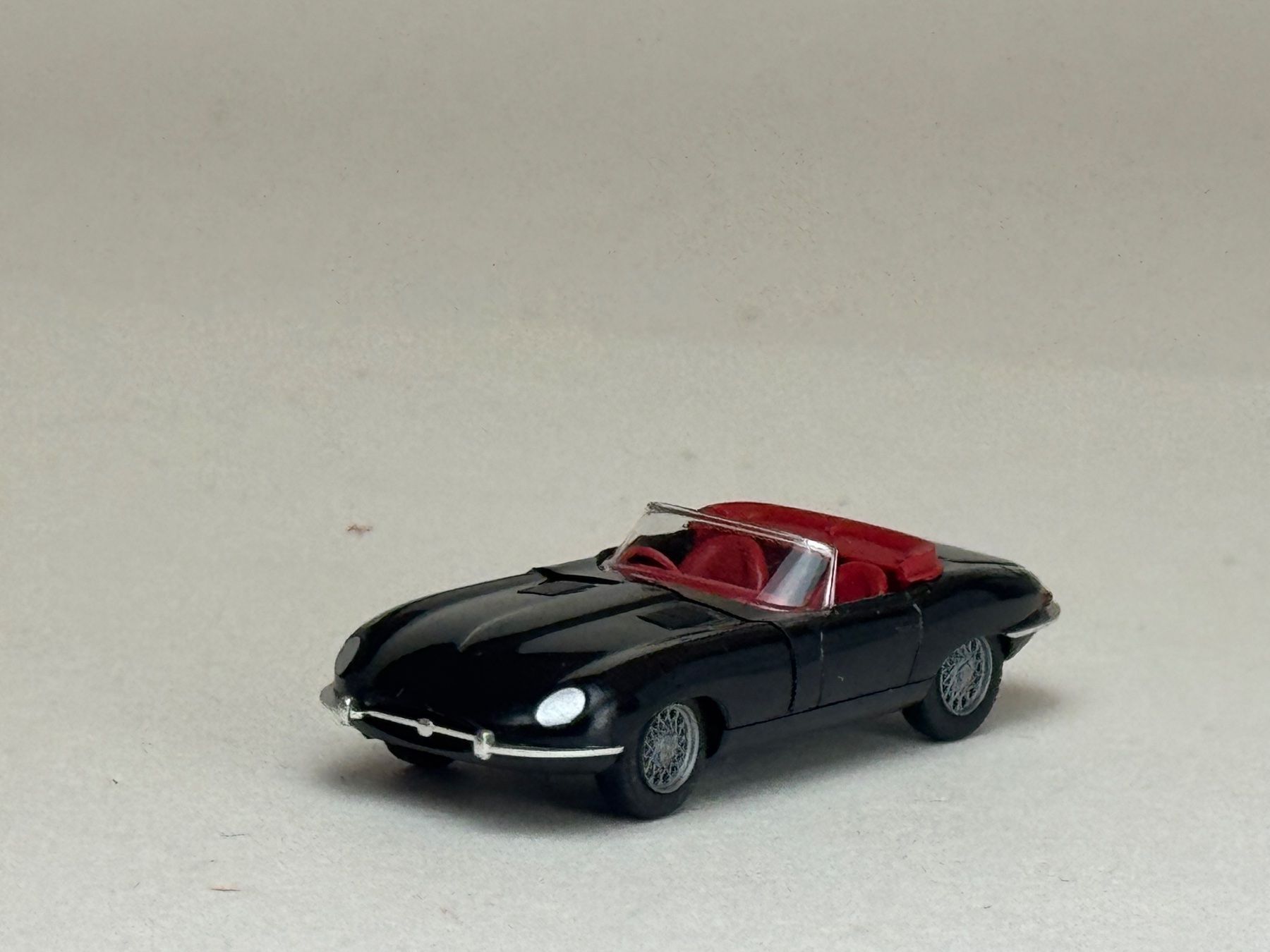 Wiking Voitures modèles: Jaguar Typ E Cabrio schwarz – D'occasion à Elm par Wikmtz
