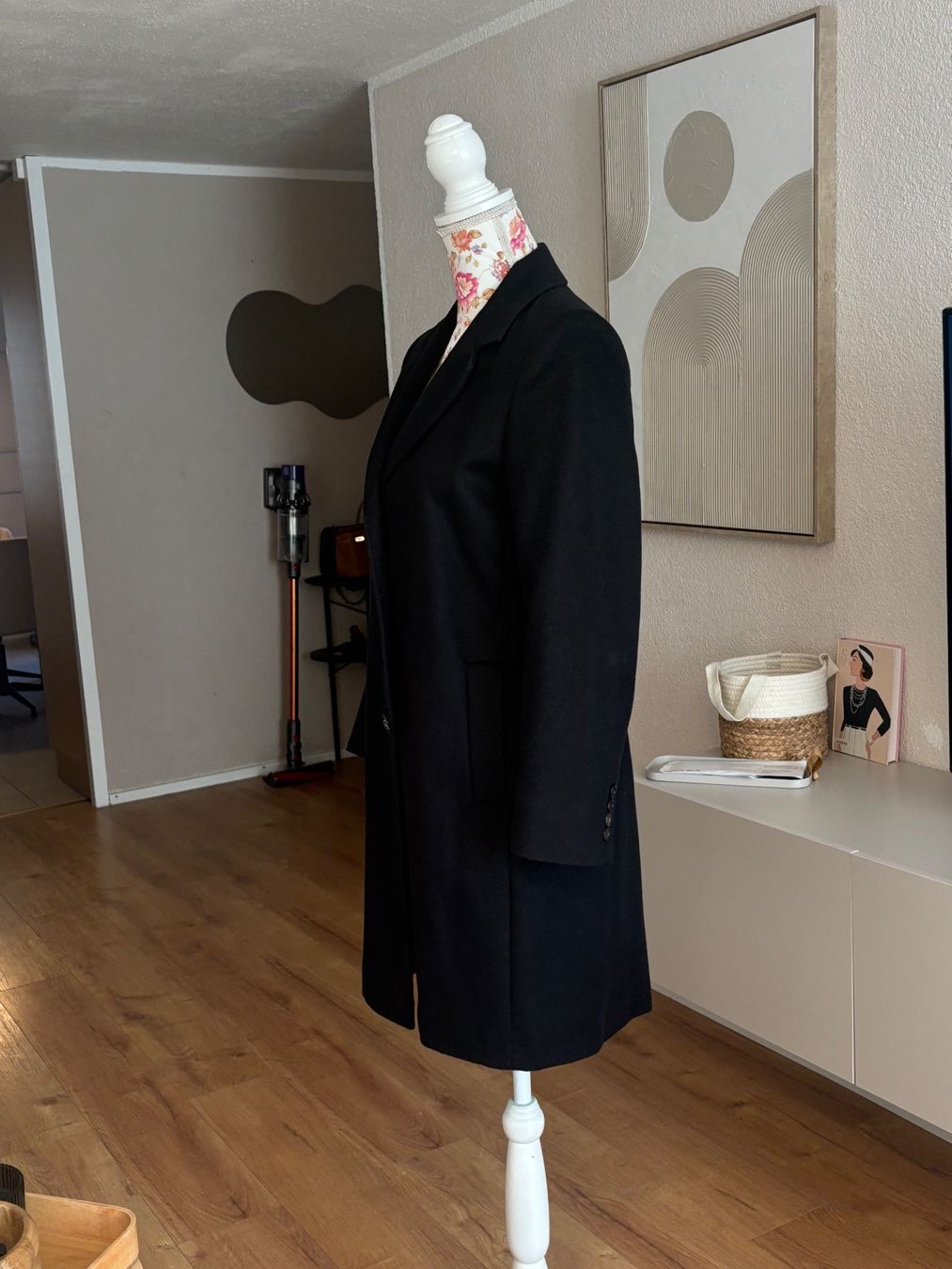 Max Mara Cappotti: Max Mara Studio Classic Black Coat 100% Cashmere – Usato da St. Margrethen SG venduto da dijanaO 7
