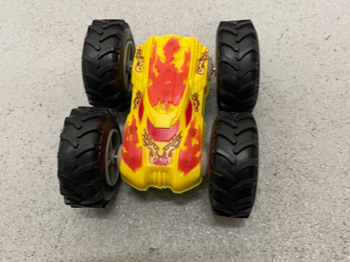 Jouets: Diverse Autos und  Monstertrucks – D'occasion à Baar par Chrila3 3
