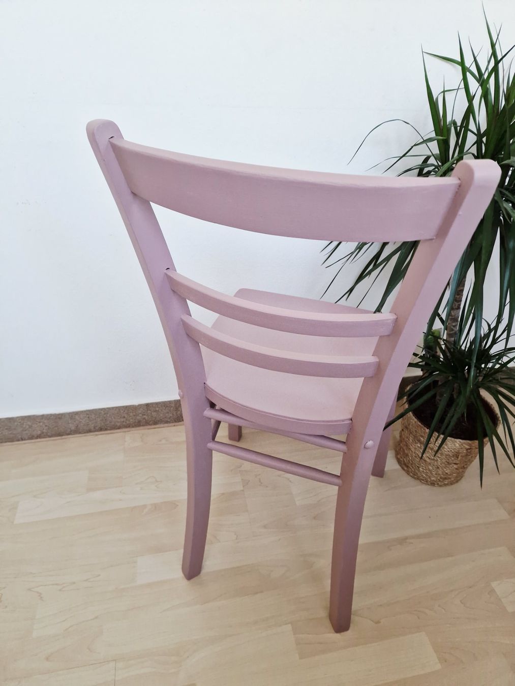 Sedie: Antiker Stuhl in frischem Design "Re-New" – Usato da Hallau venduto da CHACLA 2