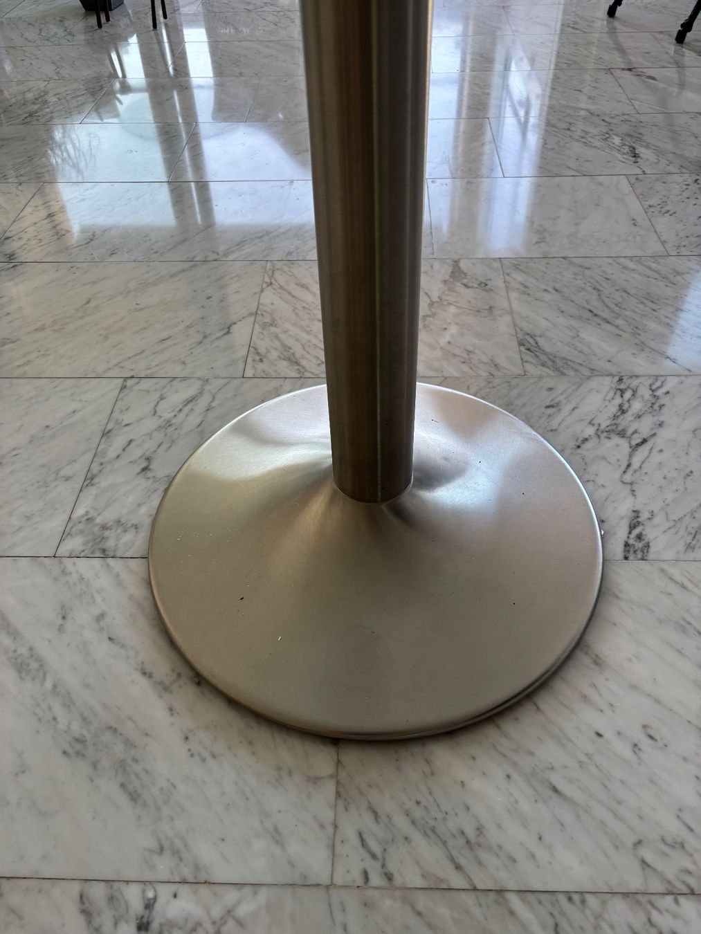 Tables: Glastisch rund 90 cm – D'occasion à Hinterkappelen par cogolin1 2