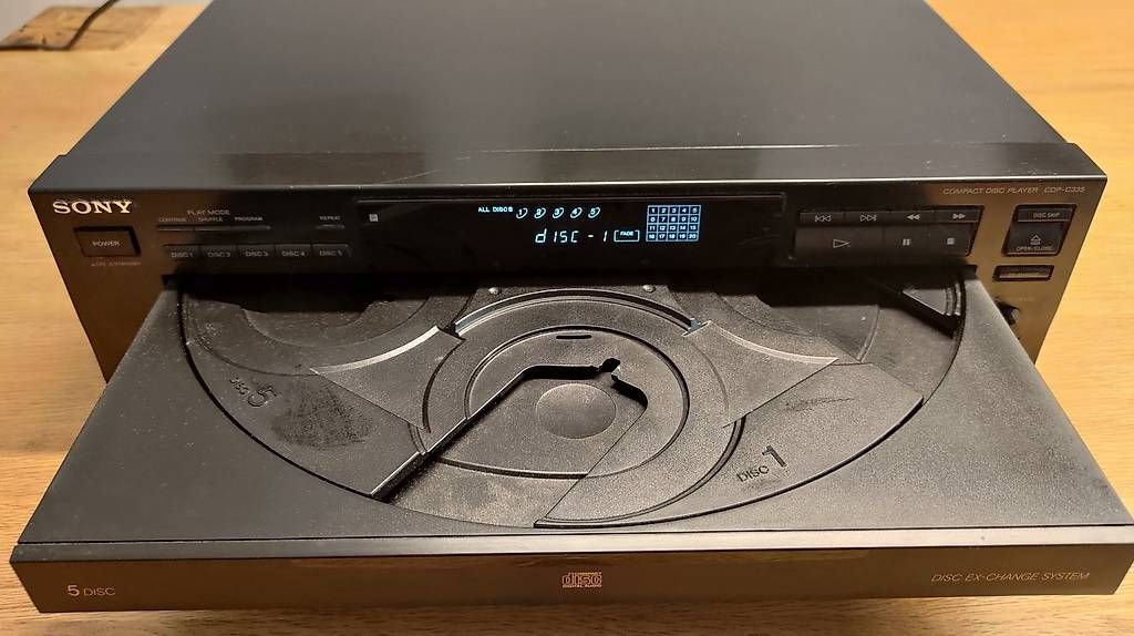 CD: SONY CDP-C335 Multi Disc Player – Usato da Basel venduto da langga9 1