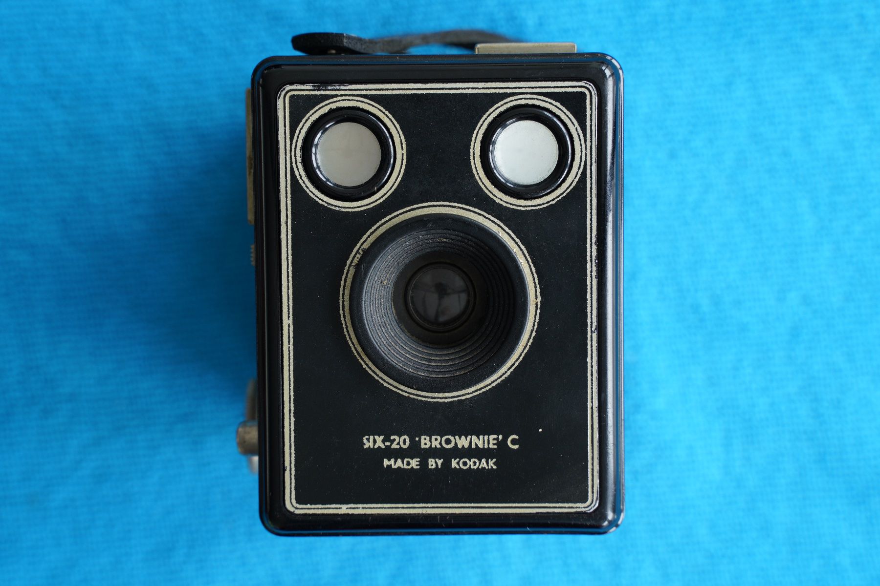 Kodak Kamera: Kodak Brownie Junior Six 20 + Hülle – Defekt aus Dagmersellen von sim_zqh8 5