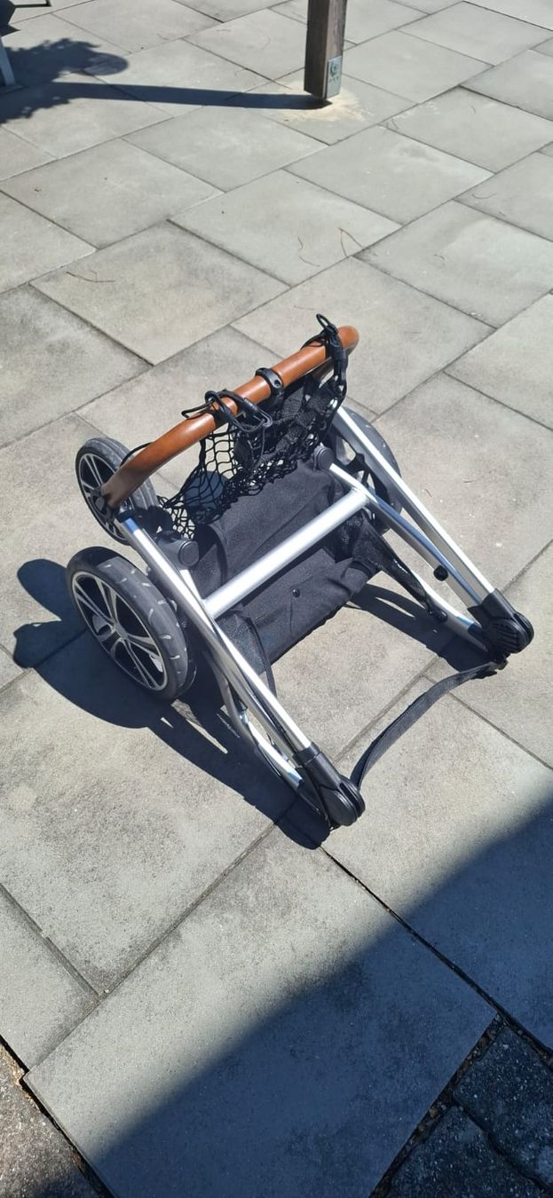 Maxi-Cosi Carrozzine: Kinderwagen – Usato da Thayngen venduto da Jer0me97 8