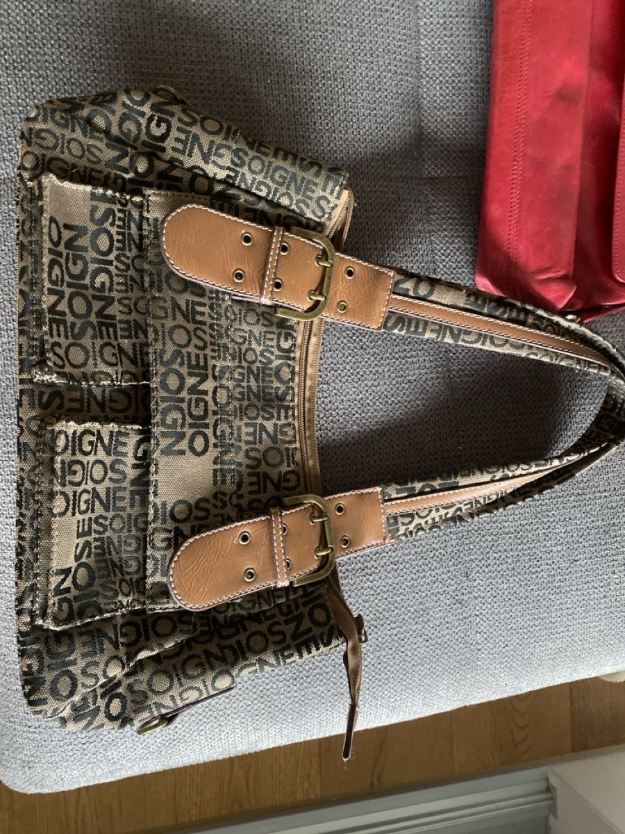 Borse da donna: 3 schöne Damen Handtaschen echte Leder marke – Usato da Läufelfingen venduto da Alles_Garantie 4