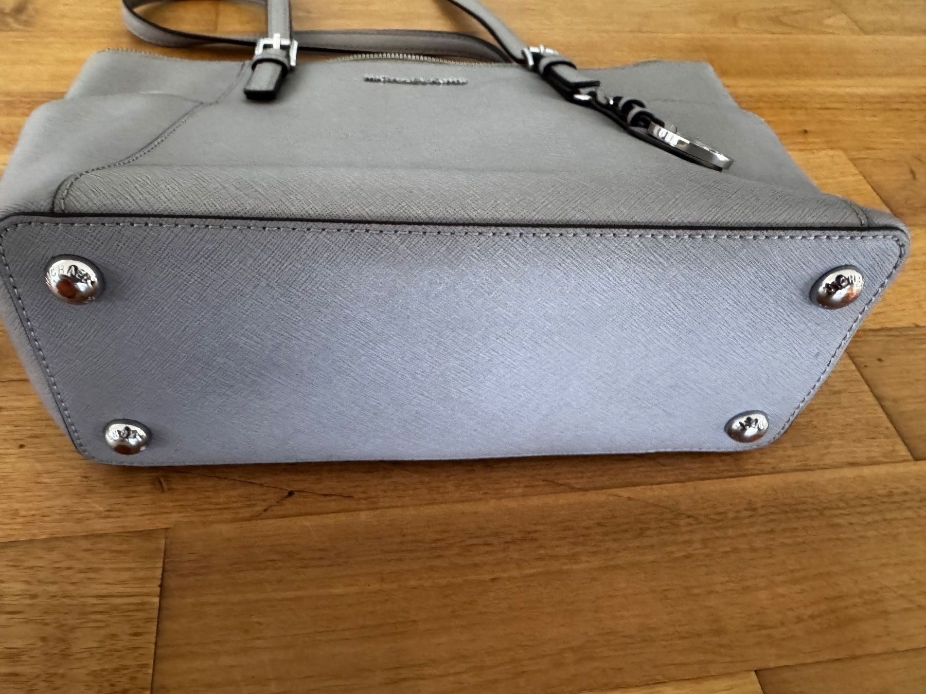 Michael Kors Borse da donna: Handtasche / Tasche von Michael Kors in grau – Usato da Montlingen venduto da timolino12 2